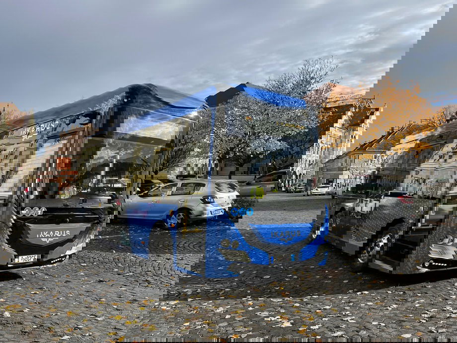 A budai Várban próbázik az Ikarus 80e prototípusa 1 IMG 1251 cimlapkep