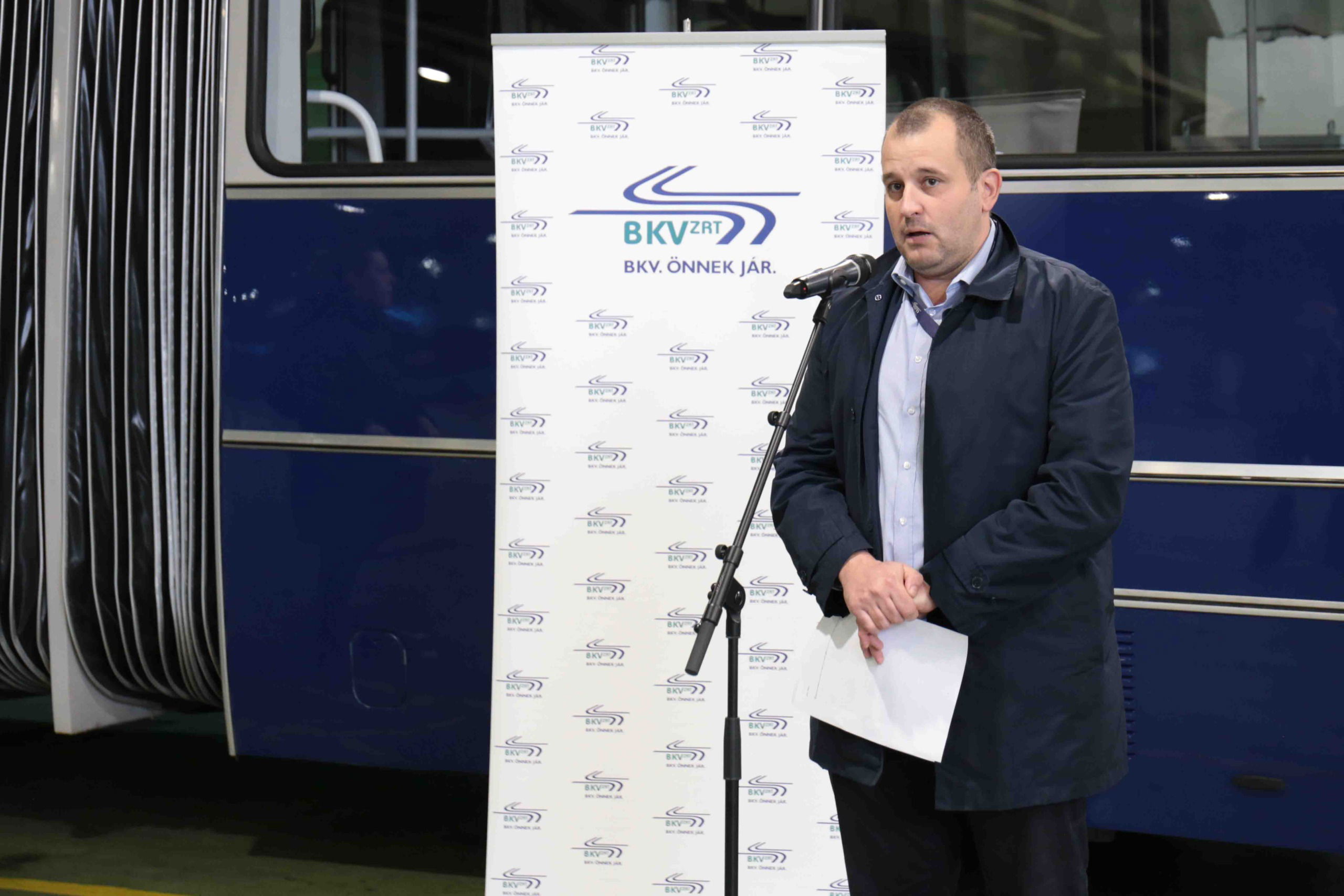 Restaurált Ikarus 280.00 csuklós autóbusszal bővült a BKV nosztalgiaflottája 15 bkv ik280 03 scaled