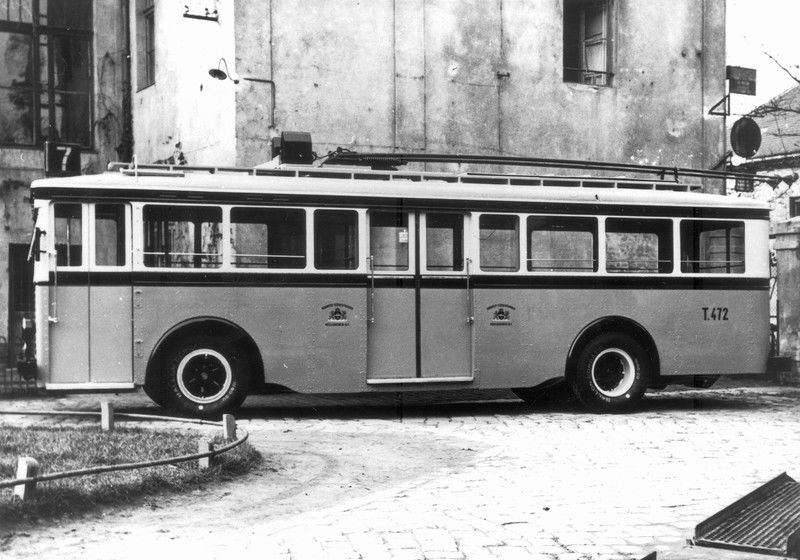 Kilencven éves a budapesti trolibuszközlekedés - koszorúzással emlékezett a BKV 3 20143805 d79bab29aa28405ba97ebed714ce4197 l
