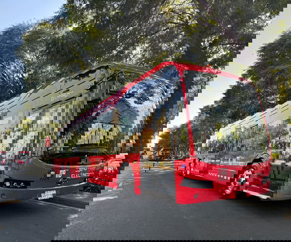 Forgalomba állt az első 20 új háromtengelyes BYD villanybusz Mexikóvárosban