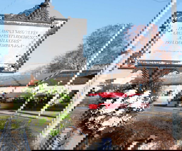 Kilencven éves a budapesti trolibuszközlekedés – koszorúzással emlékezett a BKV