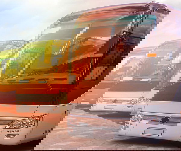 A kormány az utolsó pillanatban elhalasztotta a buszos útdíjemelést