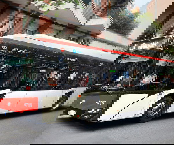 Harmincnyolc Solaris hidrogénbusszal bővíti alternatív hajtású flottáját a TMB Barcelona