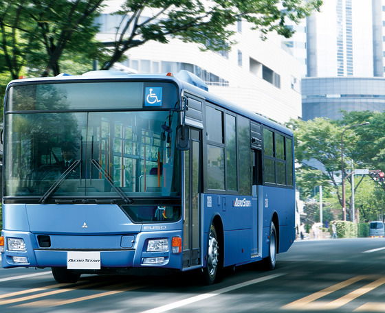 Takarékosabb és biztonságosabb lett a Mitsubishi Fuso városi busztípusa