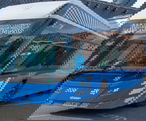 Saját karosszéria híján spanyol felépítménnyel szállít gázbuszokat a Scania Krakkóba