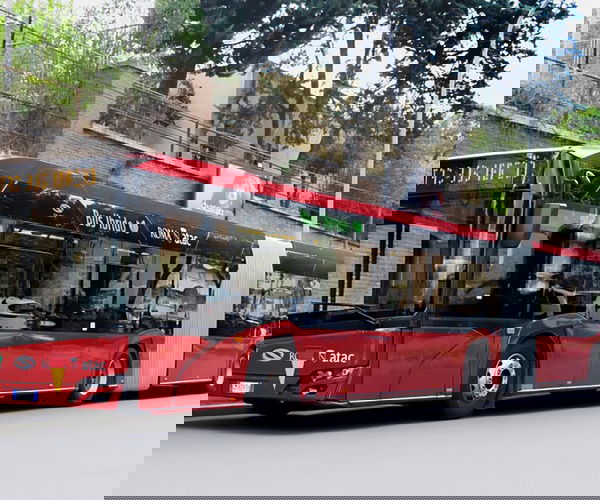 Több száz darab lágyhibrid és gázüzemű buszt szállít a Solaris az Örök Városba