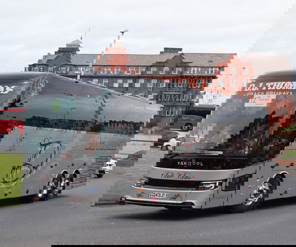 Megérkezett az első T-sorozatú Van Hool az Egyesült Királyságba