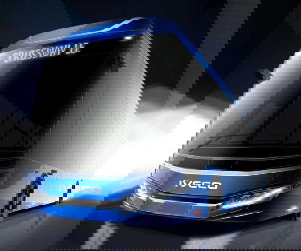 Red Dot Design díjjal jutalmazták a megújult Iveco Crossway-t