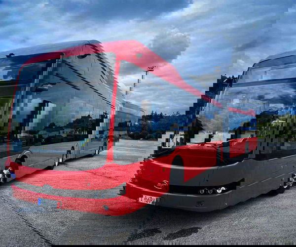 Csuklós BYD B18-as villanybuszt tesztel a Volánbusz