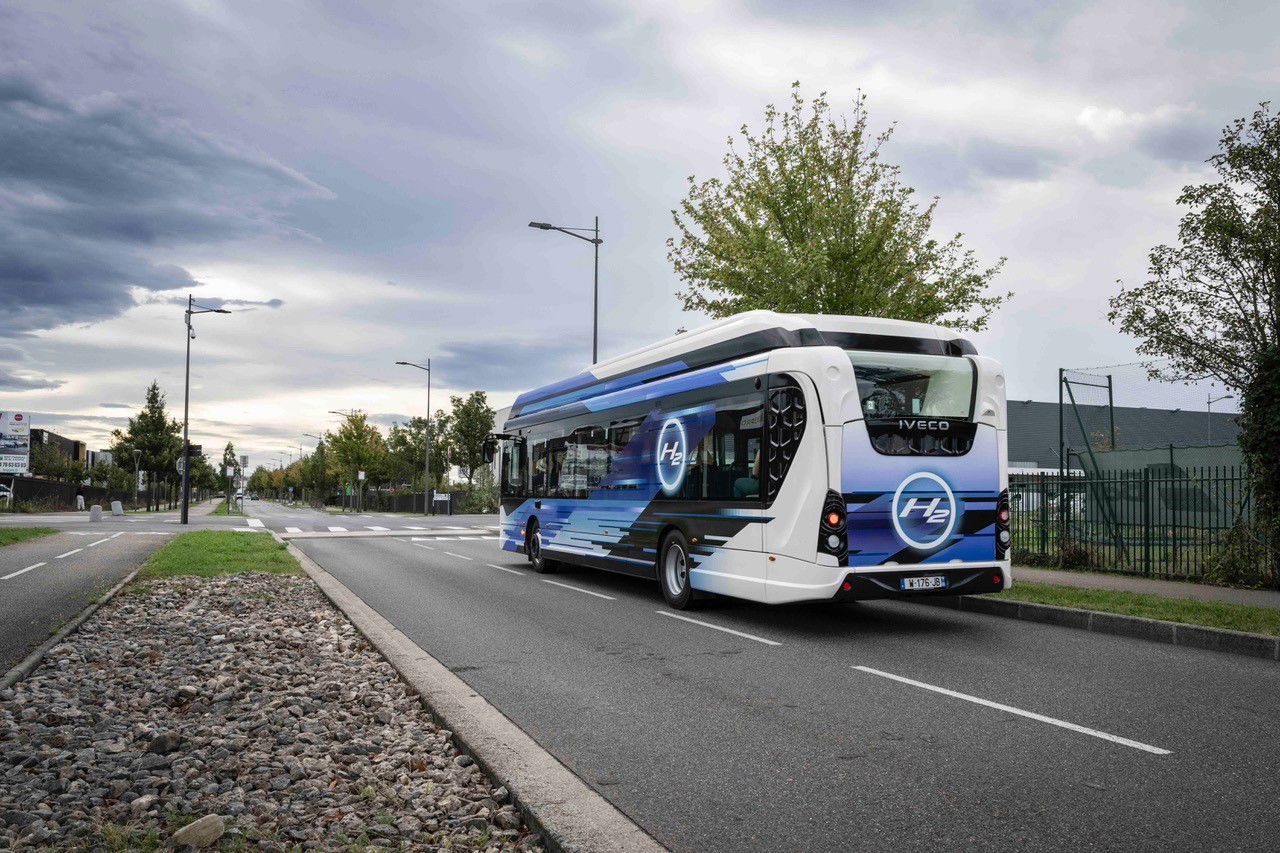 Sustainable Bus Awards 2025: bemutatkozik az Iveco új hidrogénbusza 5 E WAY H2 2