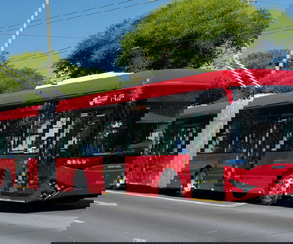 Budapesten újulnak meg a szegedi Ikarus-Škoda trolibuszok