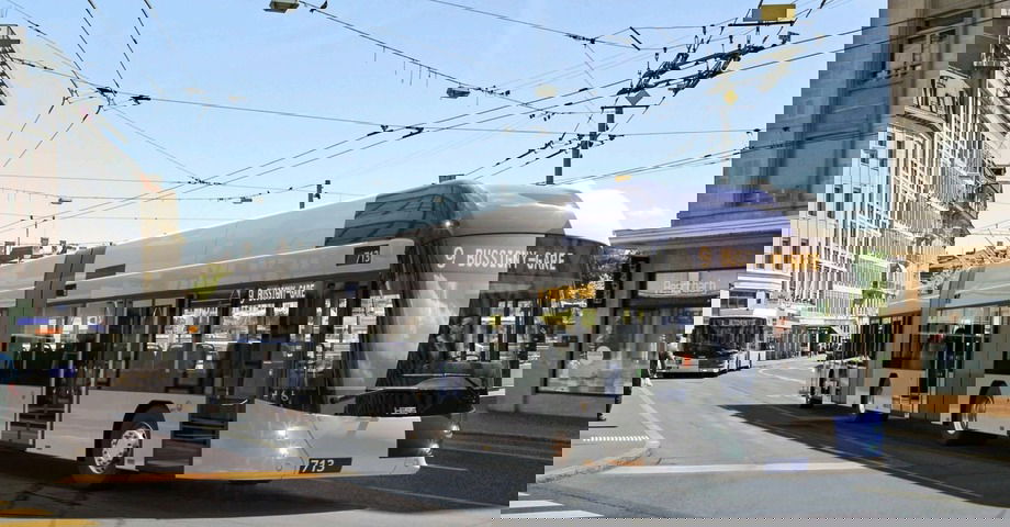 Lausanne 51 darab, akkumulátoros csuklós és duplacsuklós Hess trolit vásárol