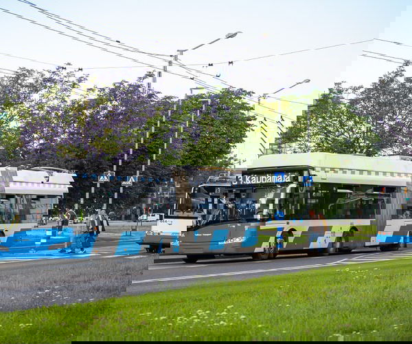 Felszámolás helyett 40 vadonatúj önjáró trolibusz beszerzésével fejleszti troliüzemét Tallinn