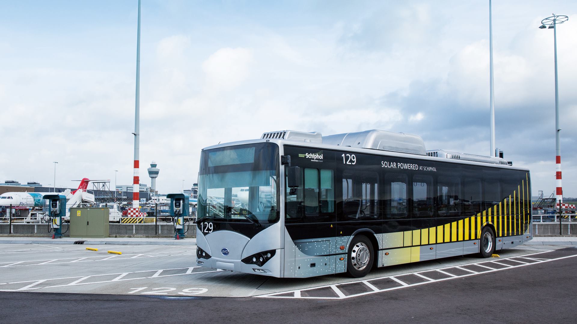 Ezúttal az MAN szállítja az amszterdami Schiphol reptér legújabb elektromos apron-buszait 3 12605284 1217067554973285 746723354058646270 o