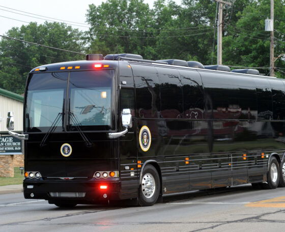 „Ground Force One”: páncélozott utazóbuszok az amerikai elnöki közlekedés logisztikájában