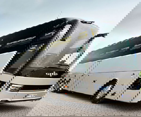 Döntött a VDL, ezeket a Van Hool modelleket gyártják tovább