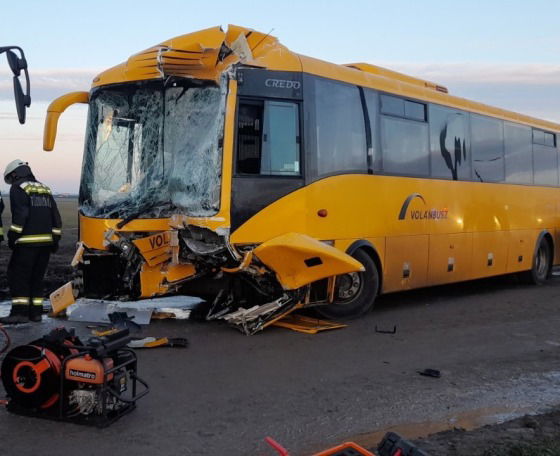 Két busz ütközött össze a debreceni ipari parkban