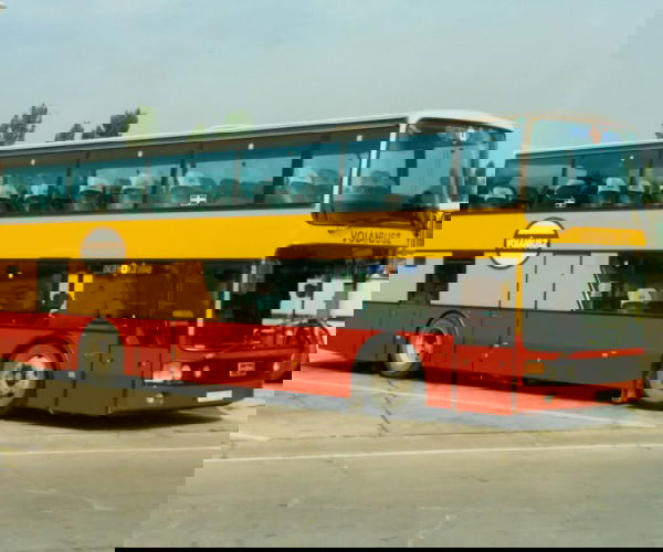 Azok a 90-es évek: különleges Van Hoolok a Volánbusz flottájában