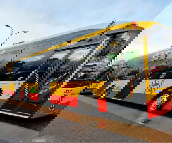 A Yutong bevette Varsót is: 18 darab elektromos U12-es állt forgalomba a lengyel fővárosban