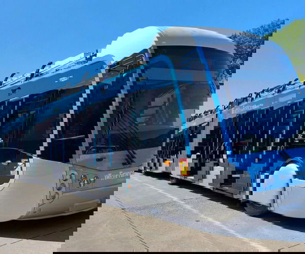 Hess: valóban mi fejezzük be Párizs duplacsuklós Van Hool villanybuszait