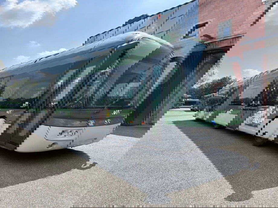 Eladásra kínálják Milánó egykori Irisbus Cristalis csuklós trolibuszait