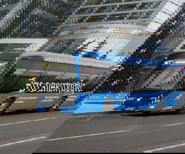 Már több mint 2300 elektromos autóbusz szolgál Moszkva útjain