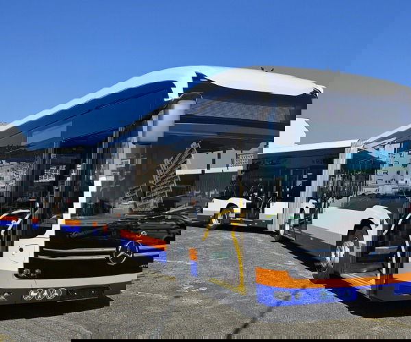 Wiesbaden újraindítaná villamosítási programját – megérkezett a város az első csuklós villanybusza