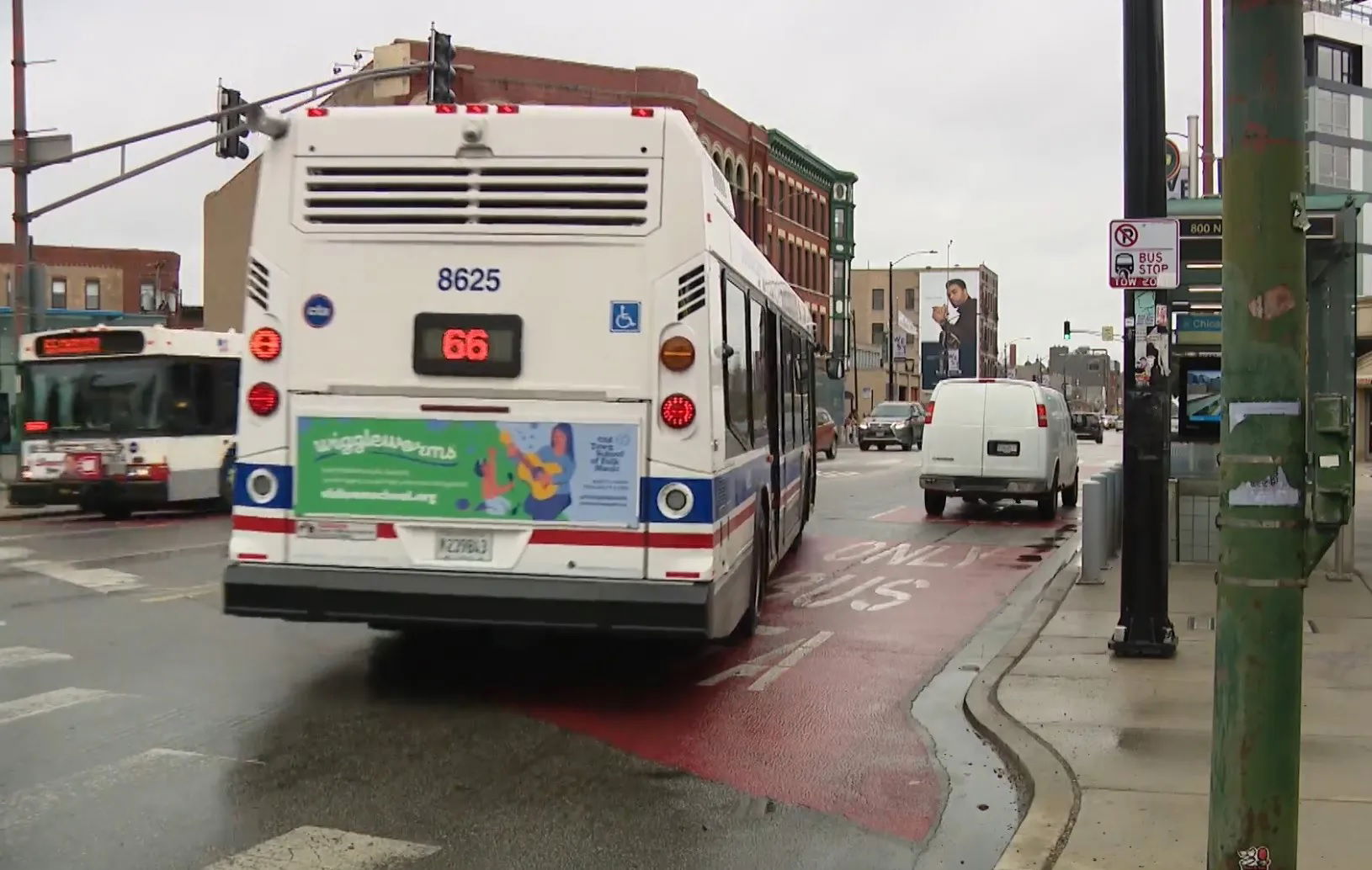 Mesterséges intelligencia segítségével szűrnék ki a buszsávokat blokkoló autósokat Chicagóban 6 Bus Lane Blocked Safe Streets 11042024 1 cikkbe