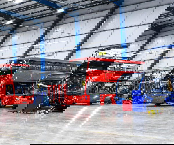 Bezárás fenyegeti a Switch Mobility angliai gyárát