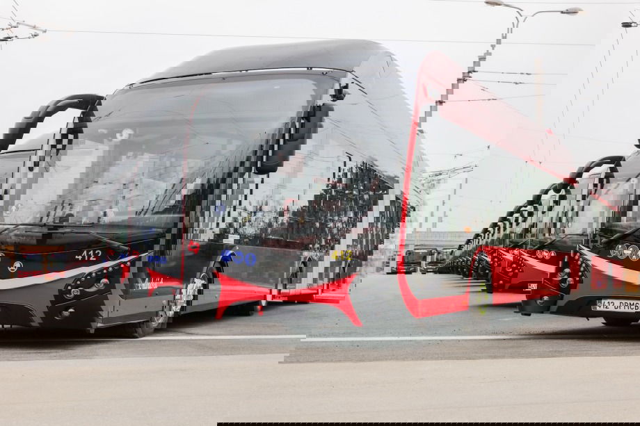 Megérkezett a Škoda 33 Tr csuklós trolibuszok első szériája České Budějovicébe