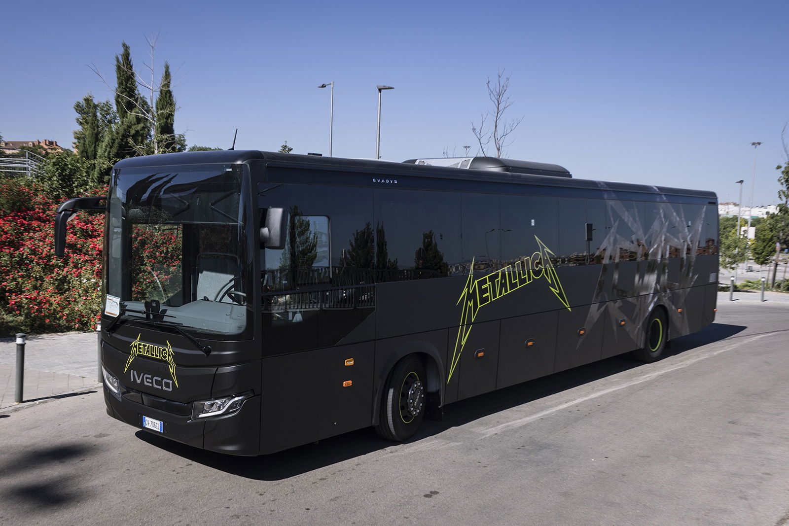 Alapításának ötvenedik évfordulóját ünnepli az Iveco 4 EVADYS Metallica Tour cikkbe