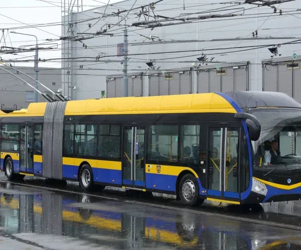 Hatvan új trolibusz beszerzéséről kötött szerződést Zlín és Otrokovice közlekedési cége a Škodával