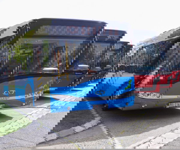 Solaris és Ikarbus autóbuszokat adományozott más szerbiai városoknak Belgrád