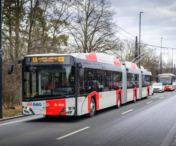 Prágai trolioffenzíva: újabb két autóbuszvonal villamosításába kezdett bele a DPP