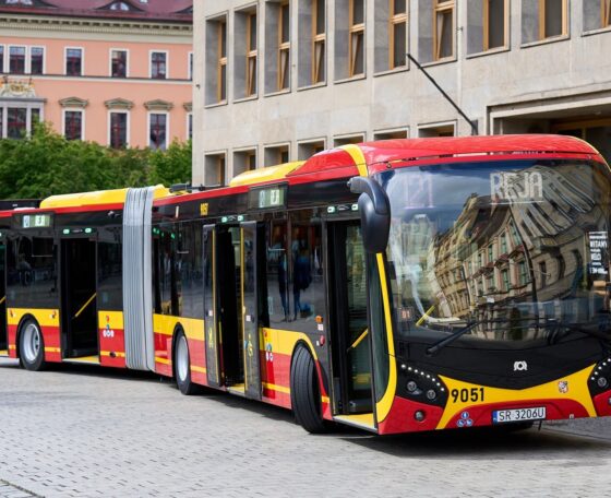 Negyvenhat vadonatúj SOR autóbusz áll forgalomba Wrocławban
