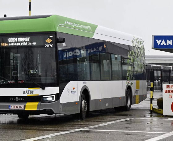 Uniós támogatás segíti a Van Hool csődje miatt elbocsátott dolgozókat