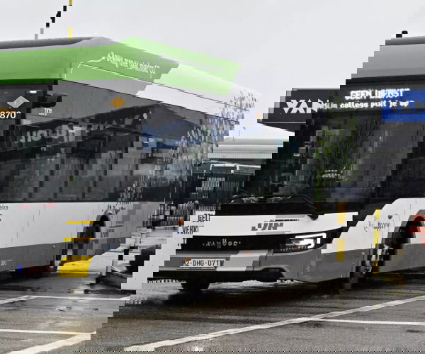 Uniós támogatás segíti a Van Hool csődje miatt elbocsátott dolgozókat