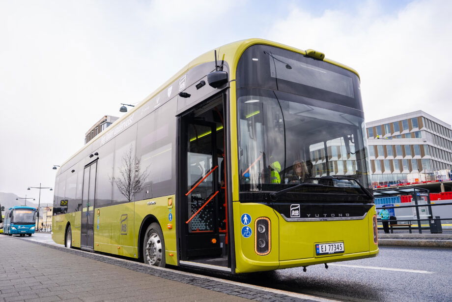 Először alkalmaznak Norvégiában vezeték nélküli menet közbeni töltést utasforgalomban