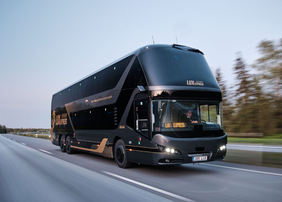 p bus eot neo skyliner lux express1 1