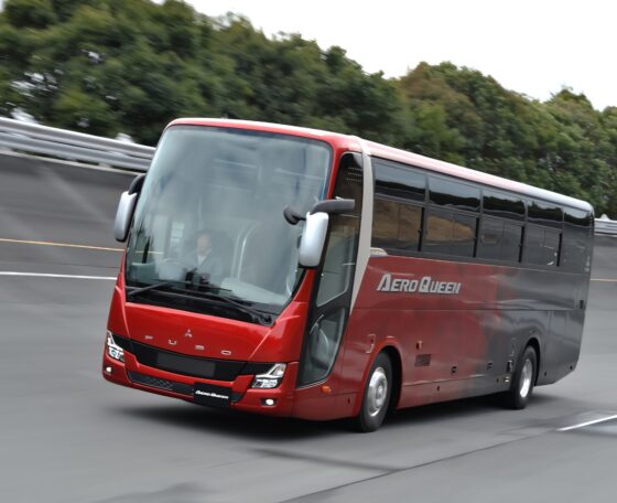 Új japán haszongépjármű-ipari óriás születik – egyesül a Mitsubishi Fuso és a Hino