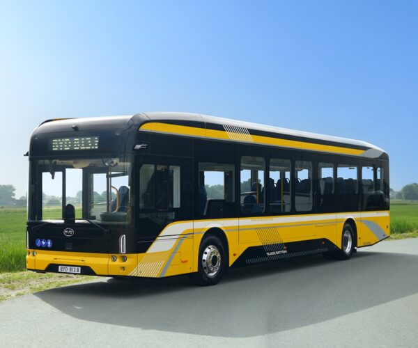 Komáromból Hamburgba – bemutatkozott a BYD Blade-akkus, alacsony belépésű helyközi villanybusza