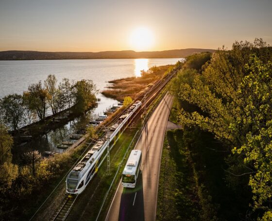 Megfordult az irány: Budapest felé erősít a MÁV, ha kell rendőri felvezetéssel
