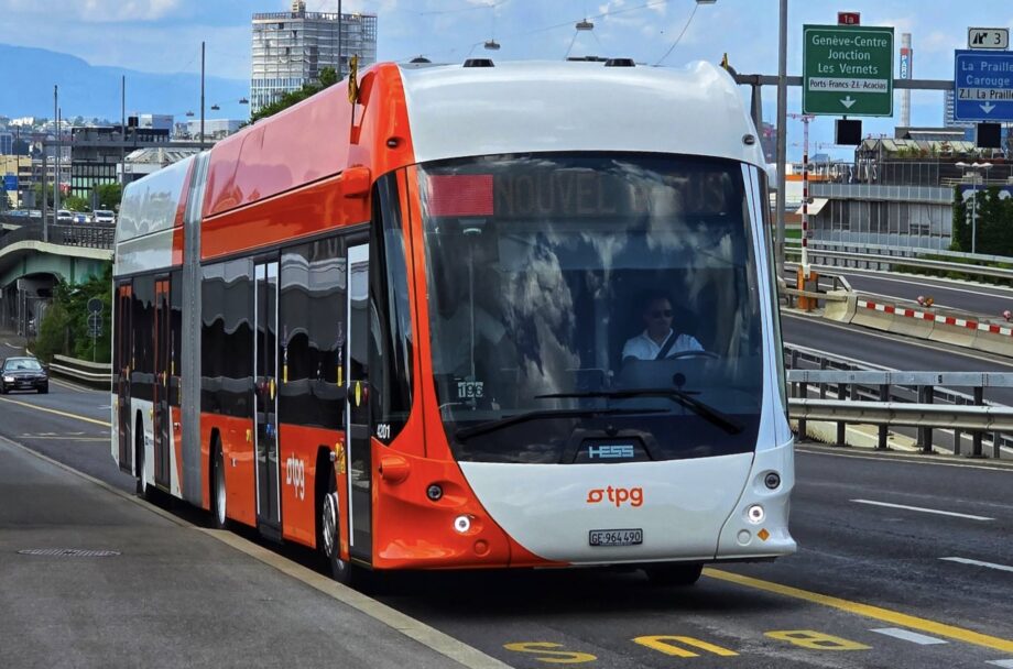 Megérkezett Genfbe a villámtöltésre épülő, 119 darabos Hess villanybusz-flotta első darabja