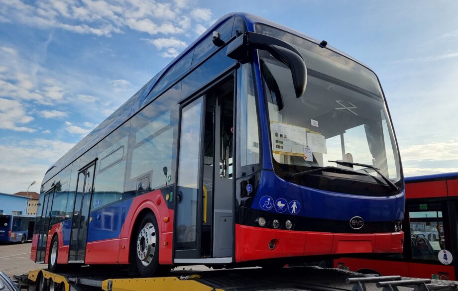 A BYD megkezdte Nagyvárad első elektromos buszainak átadását