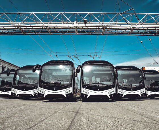 Folyamatosan állnak szolgálatba Pardubice legújabb Škoda 32 Tr trolibuszai