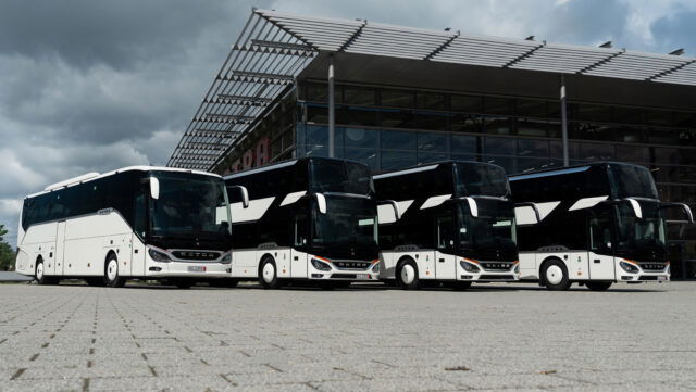 Újabb négy emeletes és egy egyszintes Setra luxusbusszal bővítette flottáját a debreceni Grand Tours