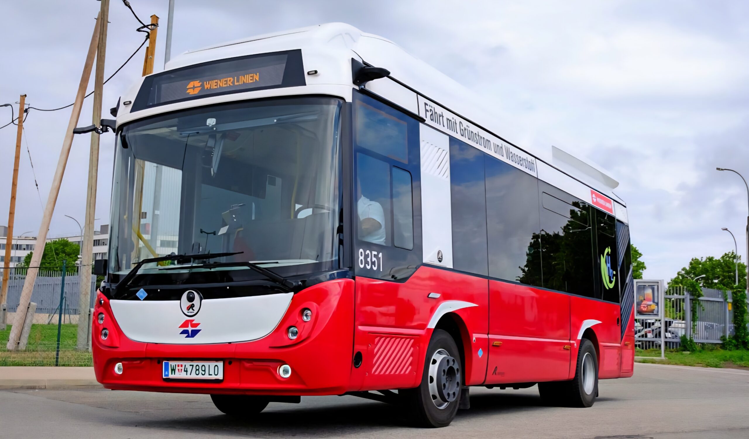 Megérkezett a Wiener Linienhez a 10 darabos, hidrogén-hatótávnövelős Rampini Hydron flotta 3 dea44947 3898 427f a3cd b2cd143281d4 1 scaled