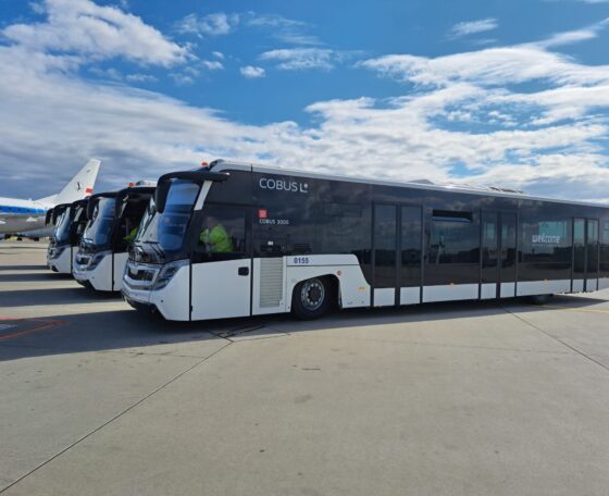 Új COBUS apron-buszok álltak szolgálatba a varsói Chopin repülőtéren