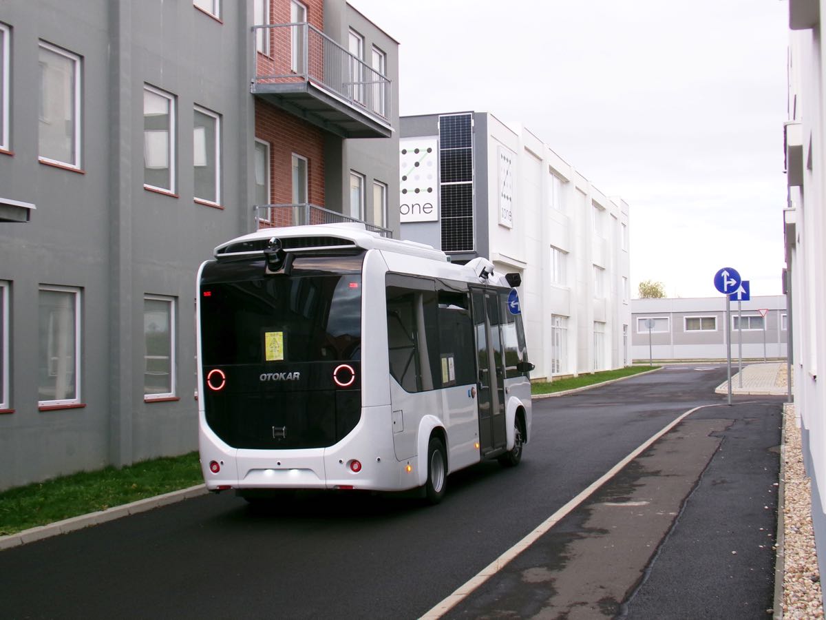 Magyarországon teljesítette a TÜV Rheinland tesztjeit az Otokar önvezető minibusza 2 356 2