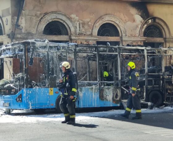 Porig égett a BKV egyik Karsan ATAK midibusza Budapesten